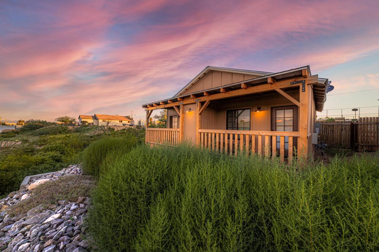 -Pet Friendly- Miners Cabin #5 -Two Double Beds - Private Balcony Tombstone Exterior foto