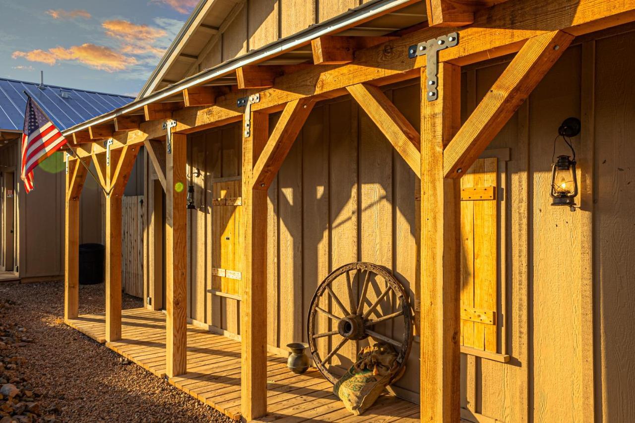 -Pet Friendly- Miners Cabin #5 -Two Double Beds - Private Balcony Tombstone Exterior foto